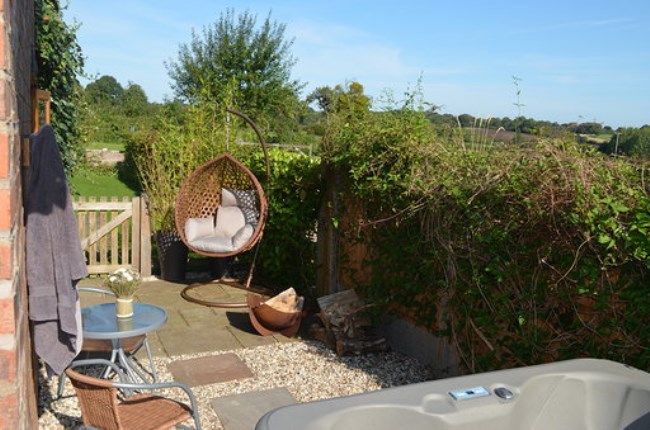 Side Garden 